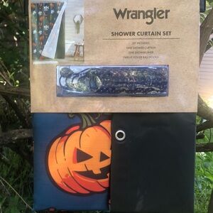 NWT Fall Wrangler Shower Curtain Set - Pumpkins, Cactus, Boots, and Ghosts